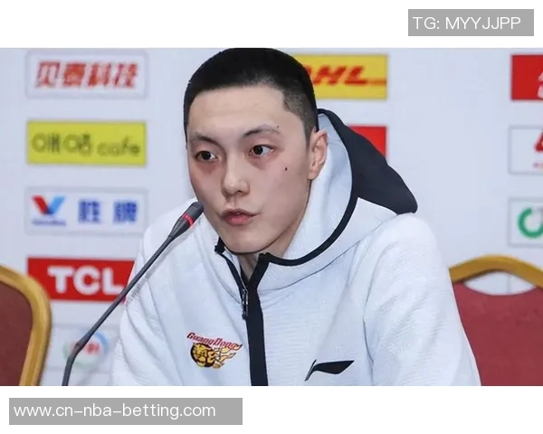 胡明轩关键时刻两罚不中上海队加时赛三分绝杀广东队逆转取胜 胡明轩关键时刻两罚不中上海队加时赛三分绝杀广东队逆转取胜